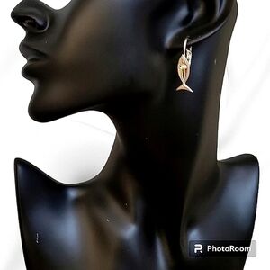 3/$30 VTG Silvertone Ichthys Cross Symbol Leverback Earrings